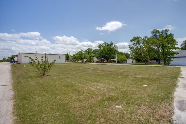 529 N 4th Street, Princeton, TX 75407