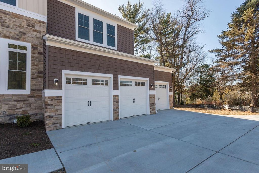 122 SAYLOR DR, Westminster, MD 21157