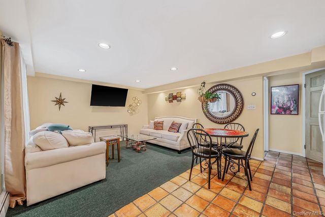3075 Hewlett Avenue, Merrick, NY 11566
