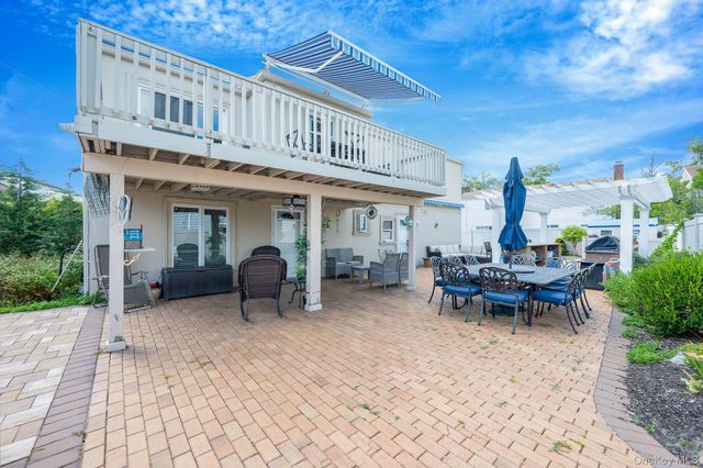 3075 Hewlett Avenue, Merrick, NY 11566