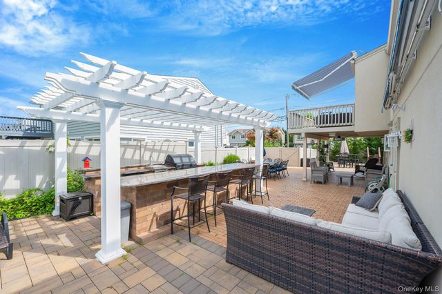 3075 Hewlett Avenue, Merrick, NY 11566