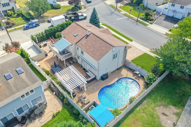 3075 Hewlett Avenue, Merrick, NY 11566