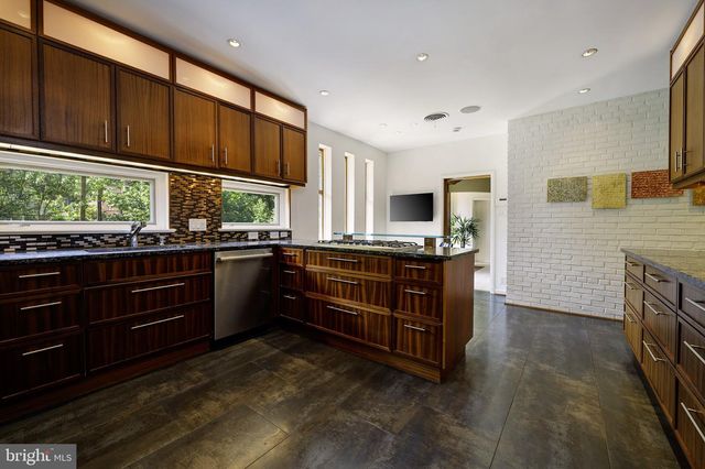 4640 BLAGDEN AVE NW, Washington, DC 20011