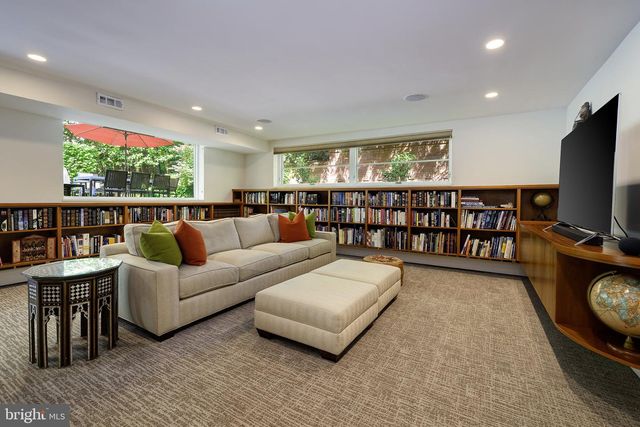 4640 BLAGDEN AVE NW, Washington, DC 20011