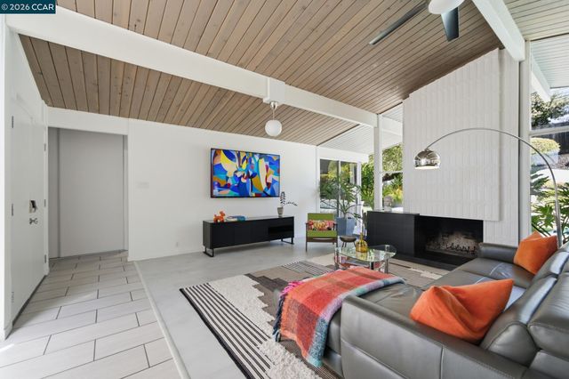 3707 Merridan Dr, Concord, CA 94518