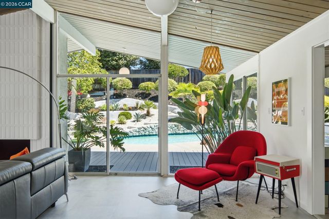 3707 Merridan Dr, Concord, CA 94518