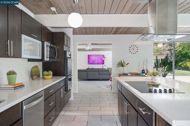 3707 Merridan Dr, Concord, CA 94518