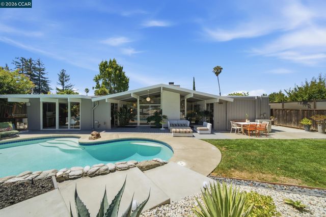 3707 Merridan Dr, Concord, CA 94518