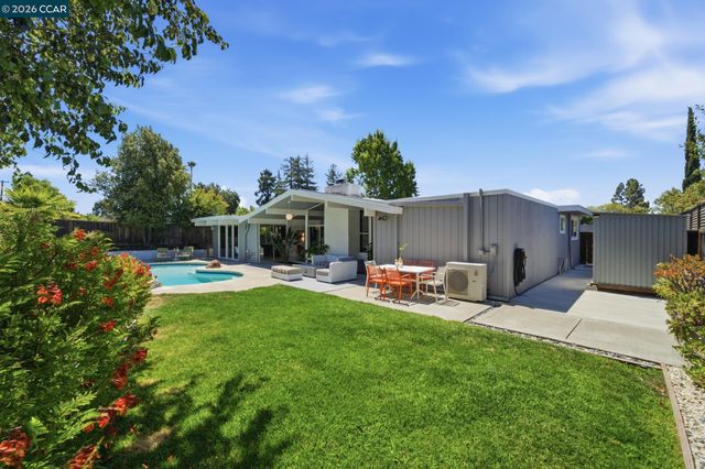3707 Merridan Dr, Concord, CA 94518
