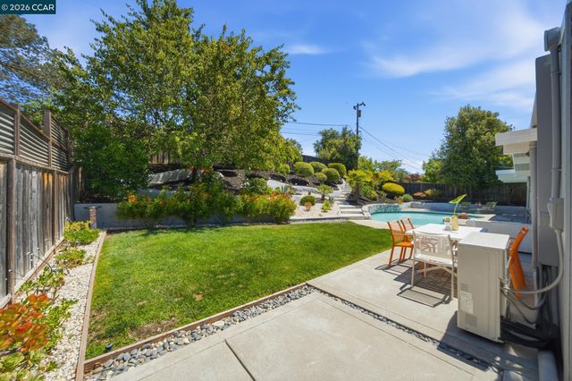 3707 Merridan Dr, Concord, CA 94518