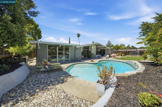 3707 Merridan Dr, Concord, CA 94518