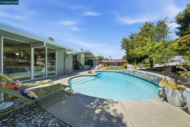 3707 Merridan Dr, Concord, CA 94518