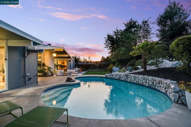 3707 Merridan Dr, Concord, CA 94518