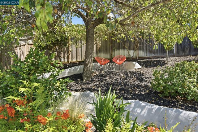 3707 Merridan Dr, Concord, CA 94518