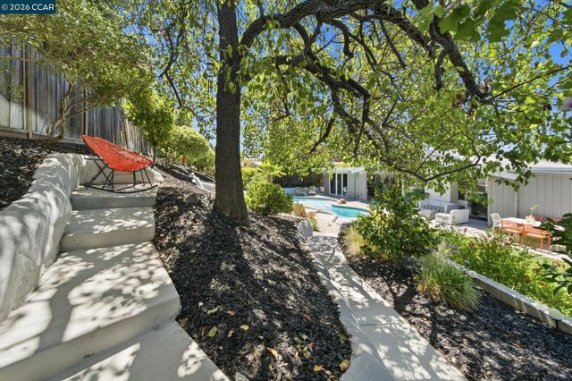 3707 Merridan Dr, Concord, CA 94518