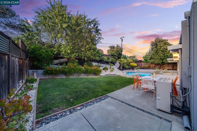 3707 Merridan Dr, Concord, CA 94518
