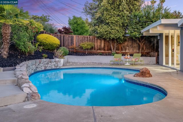 3707 Merridan Dr, Concord, CA 94518