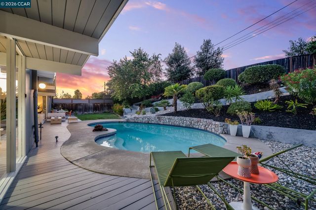 3707 Merridan Dr, Concord, CA 94518