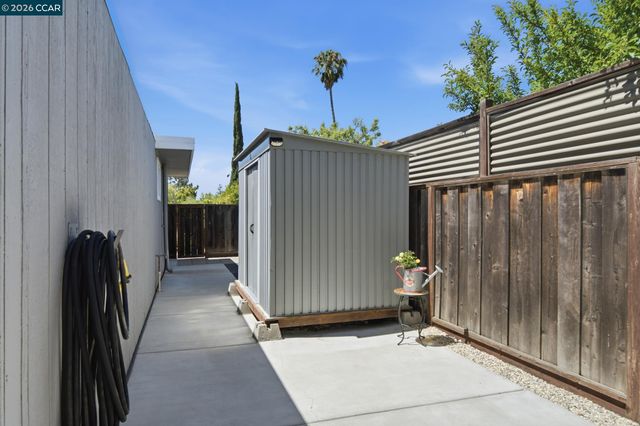 3707 Merridan Dr, Concord, CA 94518