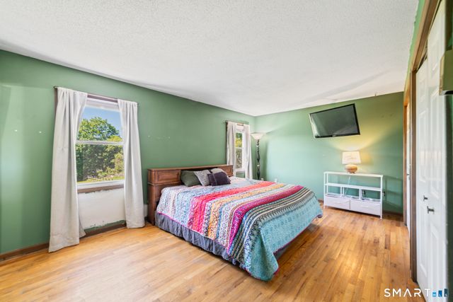 28 Charter Oak Drive, Oxford, CT 06478