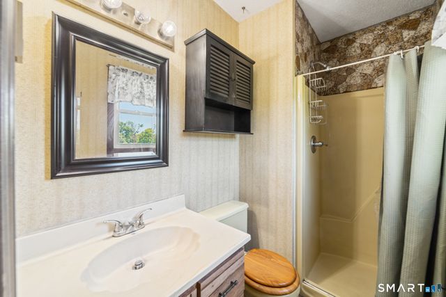 28 Charter Oak Drive, Oxford, CT 06478