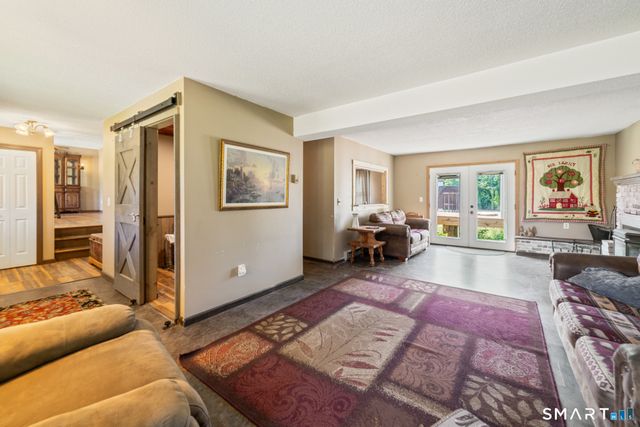 28 Charter Oak Drive, Oxford, CT 06478