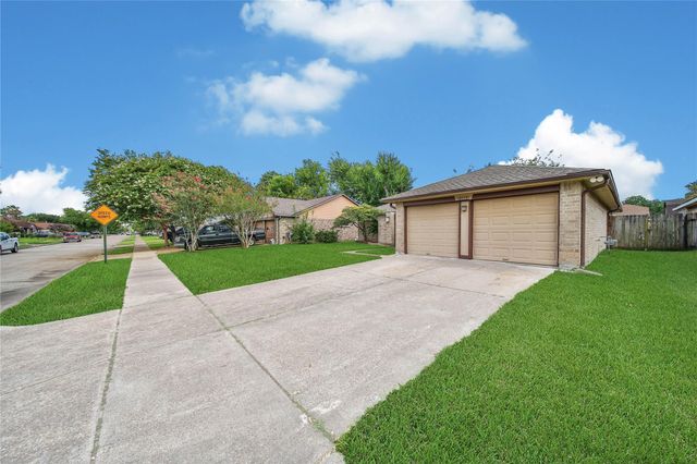 10904 Birch Drive, La Porte, TX 77571