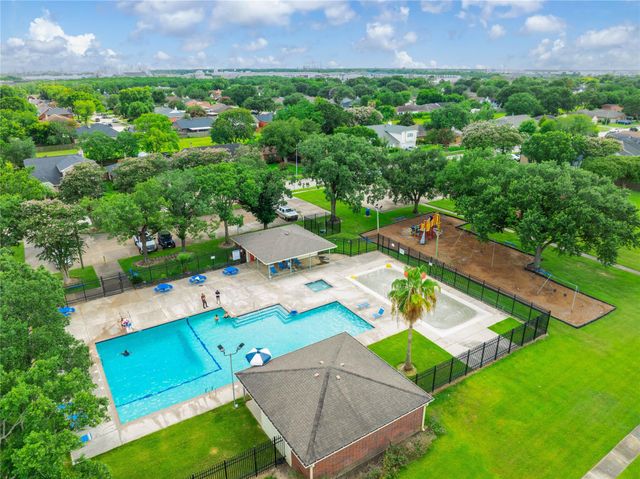 10904 Birch Drive, La Porte, TX 77571