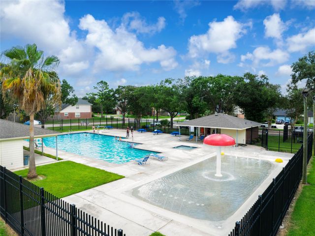 10904 Birch Drive, La Porte, TX 77571
