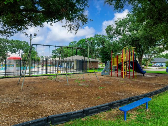 10904 Birch Drive, La Porte, TX 77571