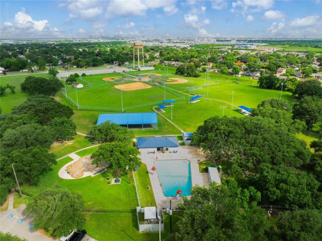 10904 Birch Drive, La Porte, TX 77571