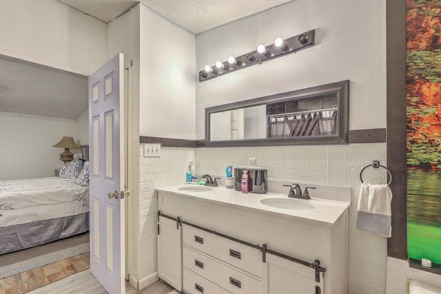 307 Glen Street, Summerville, SC 29483
