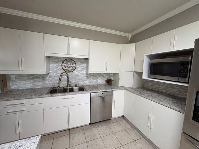 10023 S Munro Road, Lone Jack, MO 64070