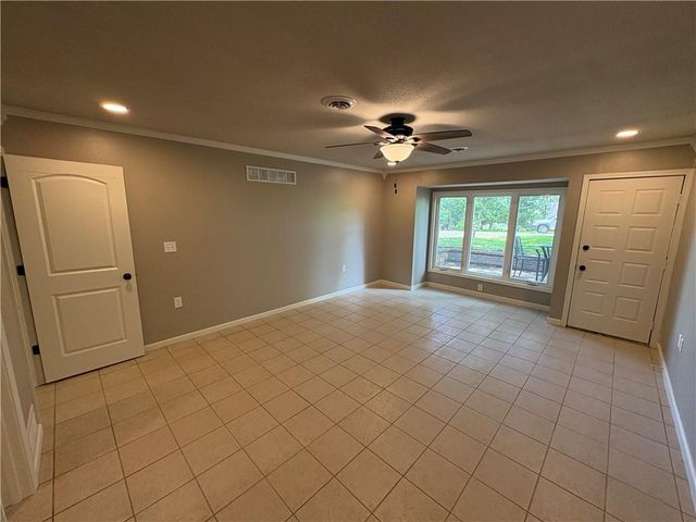 10023 S Munro Road, Lone Jack, MO 64070