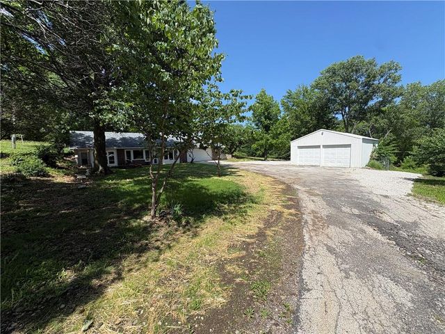 10023 S Munro Road, Lone Jack, MO 64070