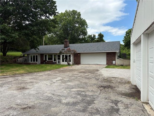 10023 S Munro Road, Lone Jack, MO 64070