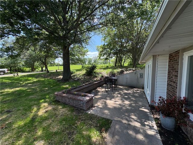10023 S Munro Road, Lone Jack, MO 64070