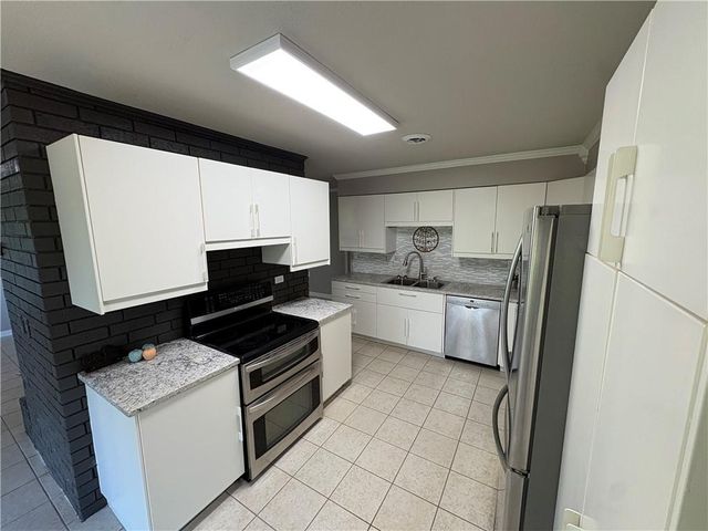 10023 S Munro Road, Lone Jack, MO 64070