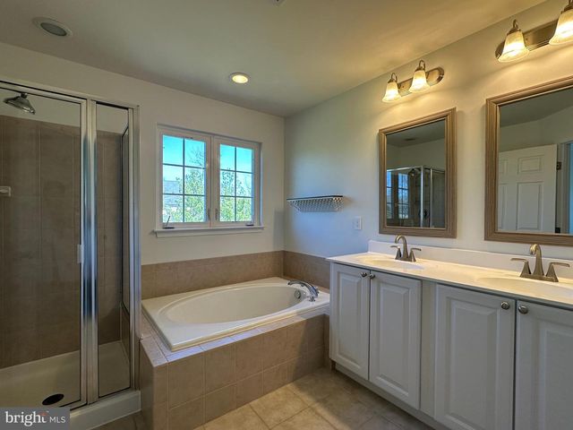 25274 GOTHIC SQ, Chantilly, VA 20152