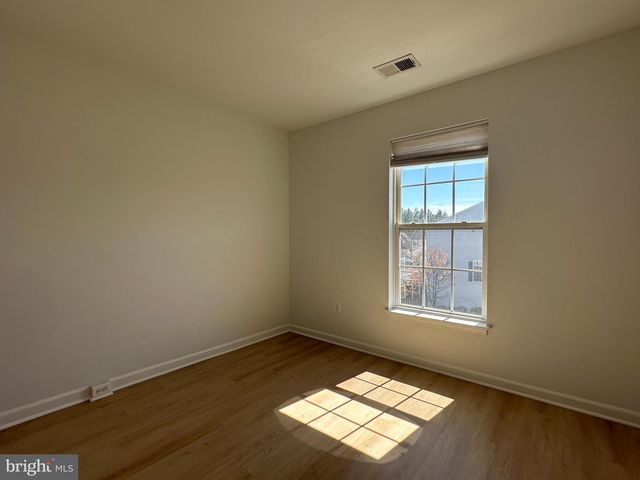 25274 GOTHIC SQ, Chantilly, VA 20152