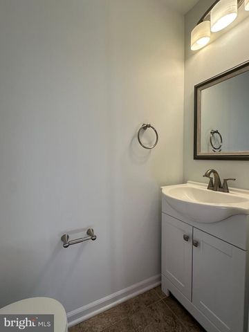 25274 GOTHIC SQ, Chantilly, VA 20152