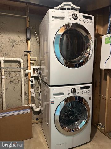 25274 GOTHIC SQ, Chantilly, VA 20152