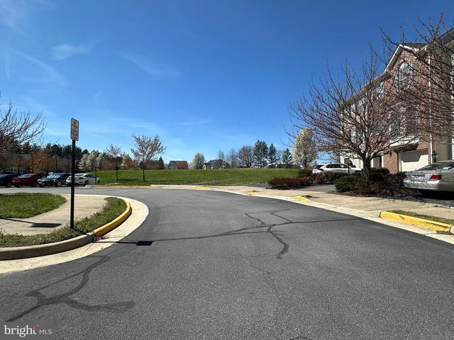 25274 GOTHIC SQ, Chantilly, VA 20152