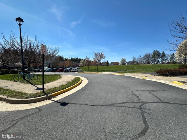 25274 GOTHIC SQ, Chantilly, VA 20152