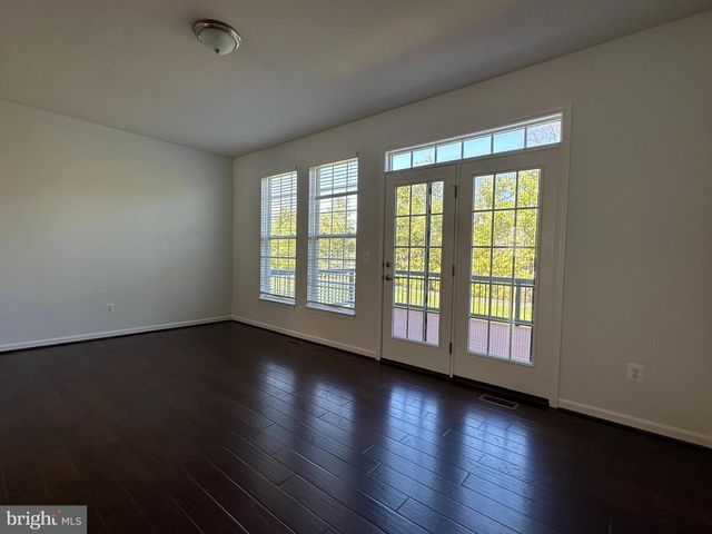 25274 GOTHIC SQ, Chantilly, VA 20152