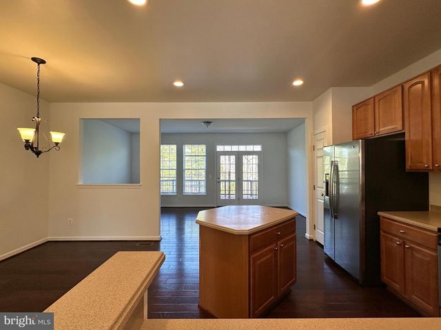 25274 GOTHIC SQ, Chantilly, VA 20152