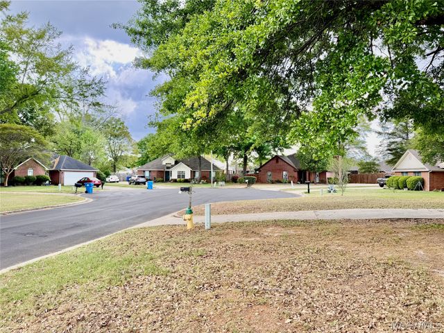 106 Shannon Court, Prattville, AL 36066