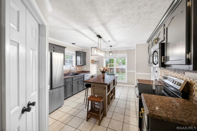 106 Shannon Court, Prattville, AL 36066