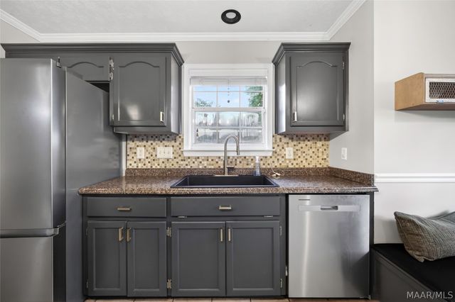 106 Shannon Court, Prattville, AL 36066