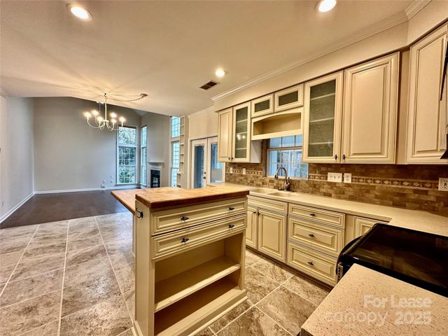 126 Lake Davidson Circle, Davidson, NC 28036